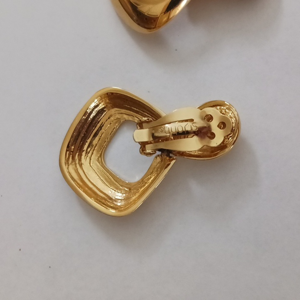 Vintage St. John Clip On Earrings - Picture 5 of 8
